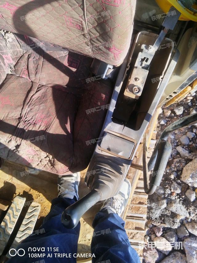 座椅左側(cè)控制臺(tái)/音響/含左手柄（駕駛室部分）