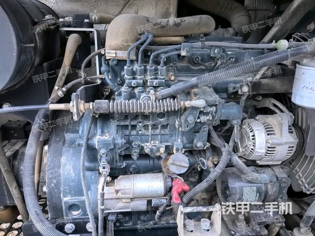 发动机室（上车部件）