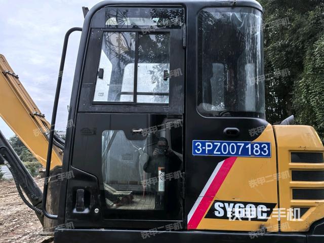  驾驶室正侧（驾驶室部分）