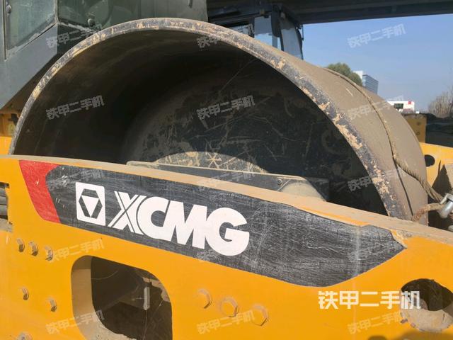 前車架正右側(cè)（壓路機(jī)前后車架）