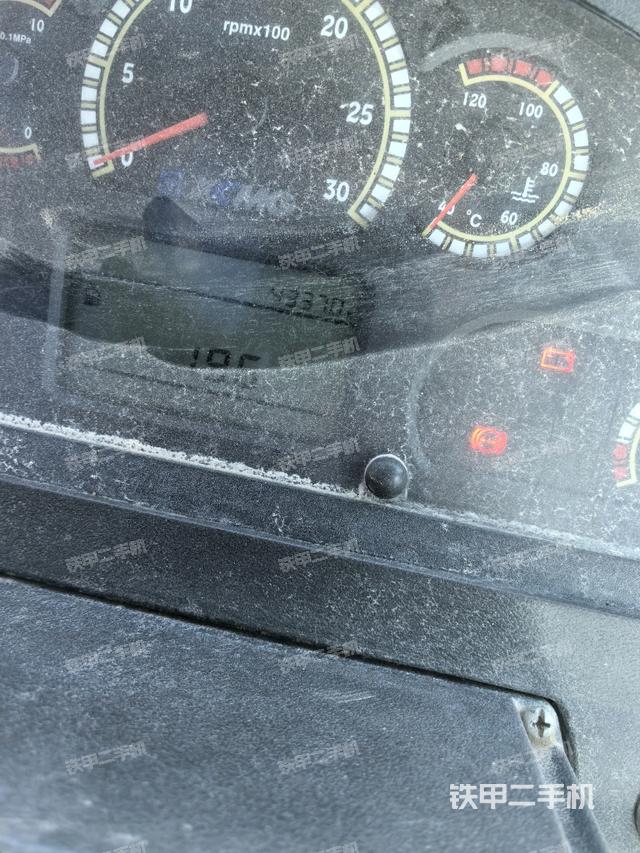 駕駛室內(nèi)座椅、儀表操作手柄全景（壓路機(jī)駕駛室）