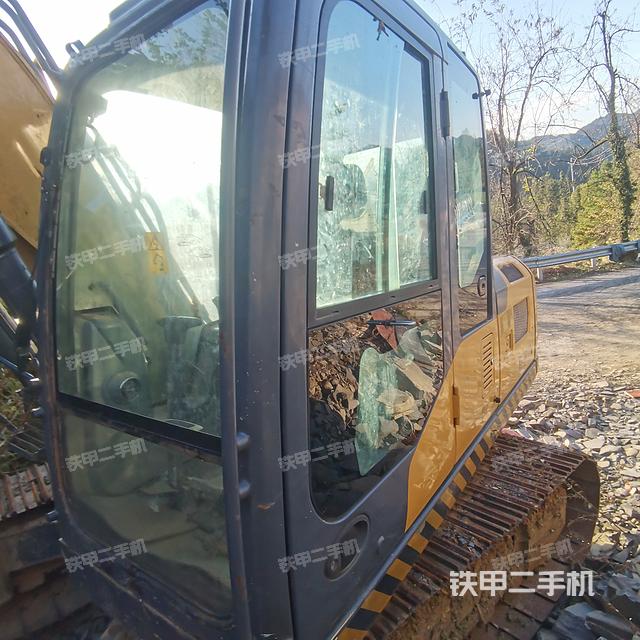 駕駛室整體（整機(jī)外觀）