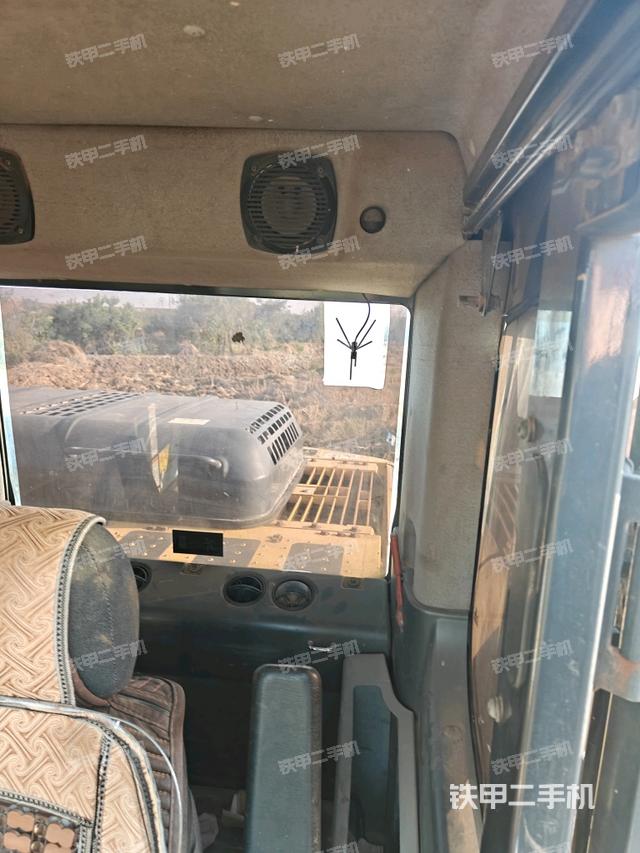 后窗玻璃角標(biāo)（駕駛室部分）