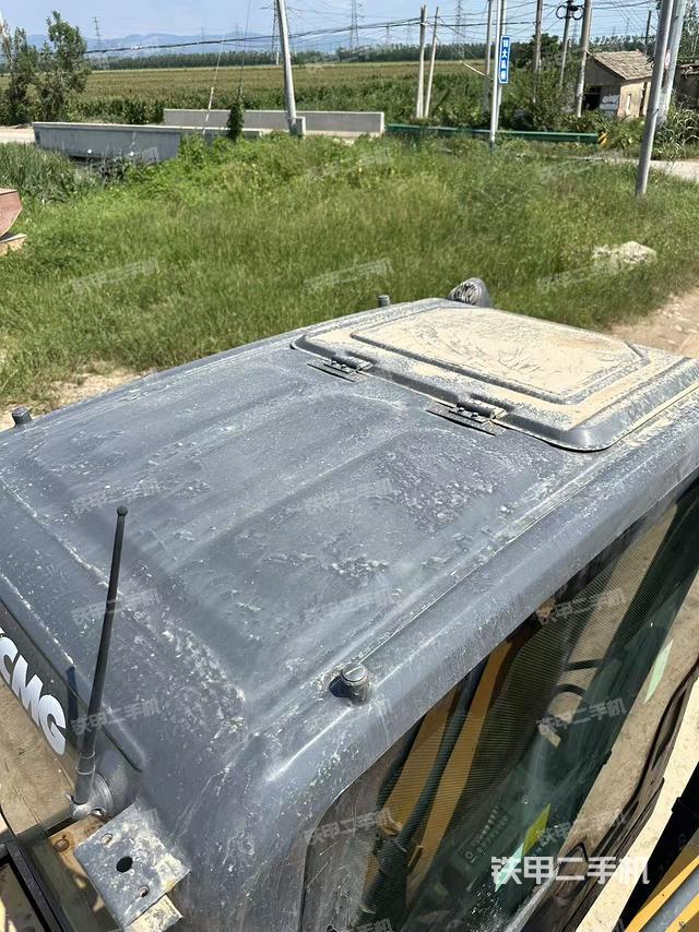 驾驶室顶部（整机外观）