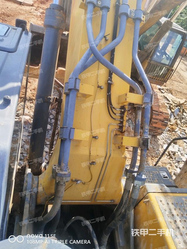 鏟斗右后整體（工作和回轉(zhuǎn)裝置）