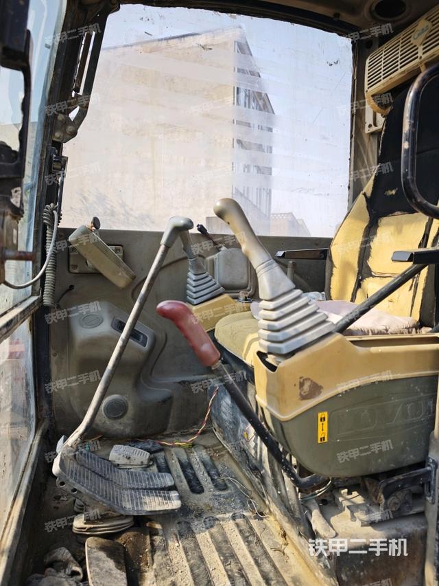 后窗玻璃角標(biāo)（駕駛室部分）