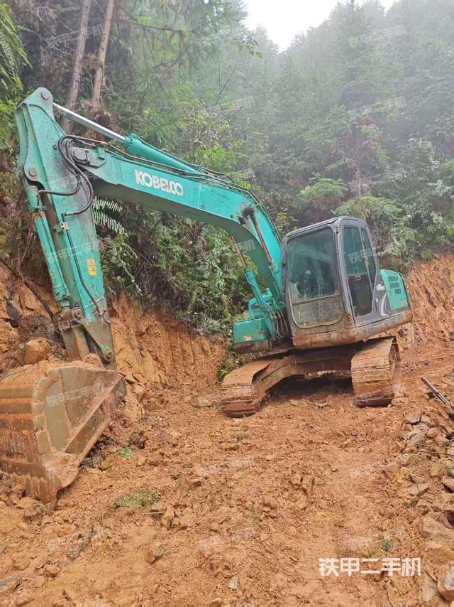 神钢SK130-8挖掘机