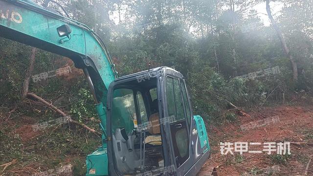 神钢SK75-8挖掘机