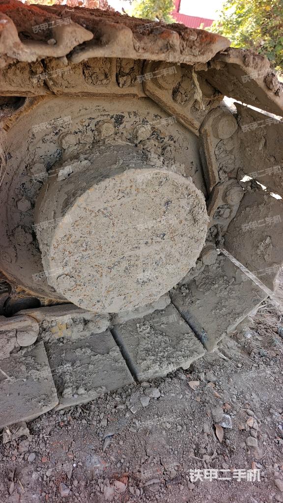 右驱动轮（行走机构）