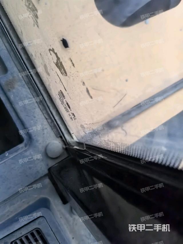 后窗玻璃角标（驾驶室部分）