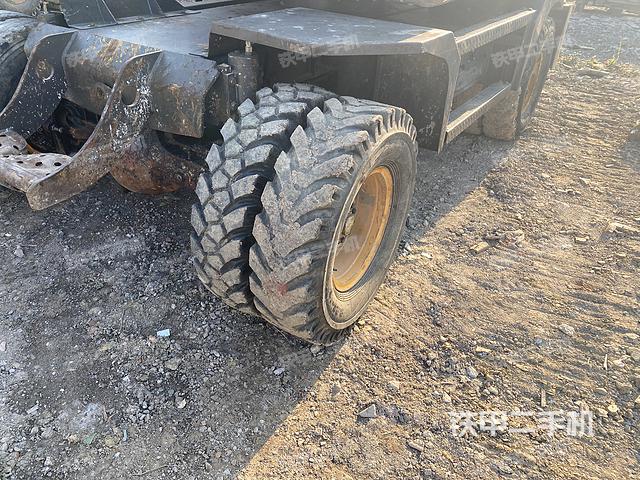 單側(cè)履帶整體（整機(jī)外觀）