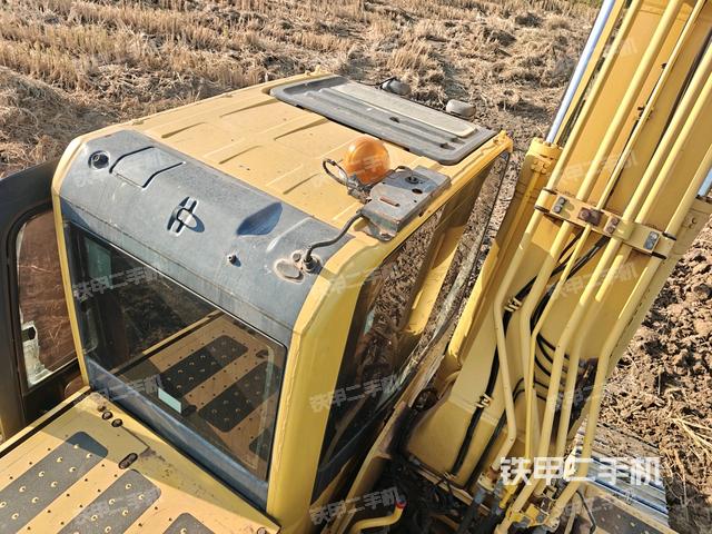 駕駛室頂部俯視（上車(chē)部件）