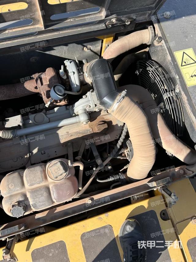 发动机室（上车部件）