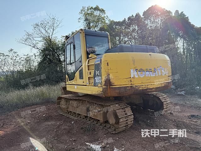 駕駛室頂部（整機外觀）