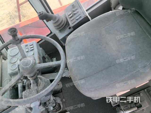 操作室内部（起重机驾驶室正侧及内部，操作室及内部）