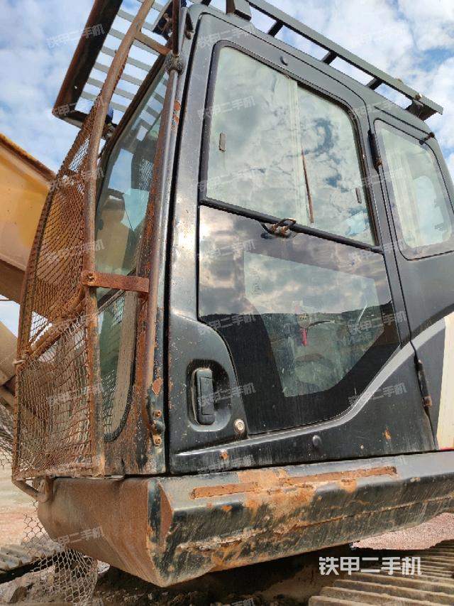 駕駛室左前45度（駕駛室部分）