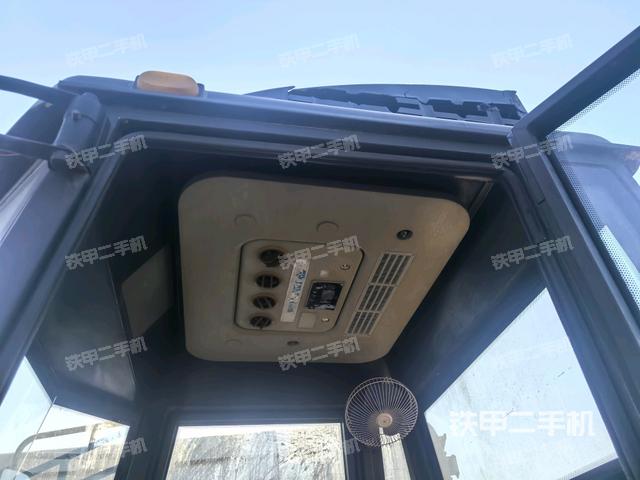 駕駛室外頂全景（壓路機(jī)駕駛室）