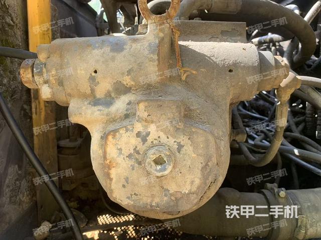 液壓泵艙室正面整體（整機(jī)外觀）