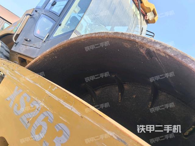 前車架正左側(cè)（壓路機前后車架）