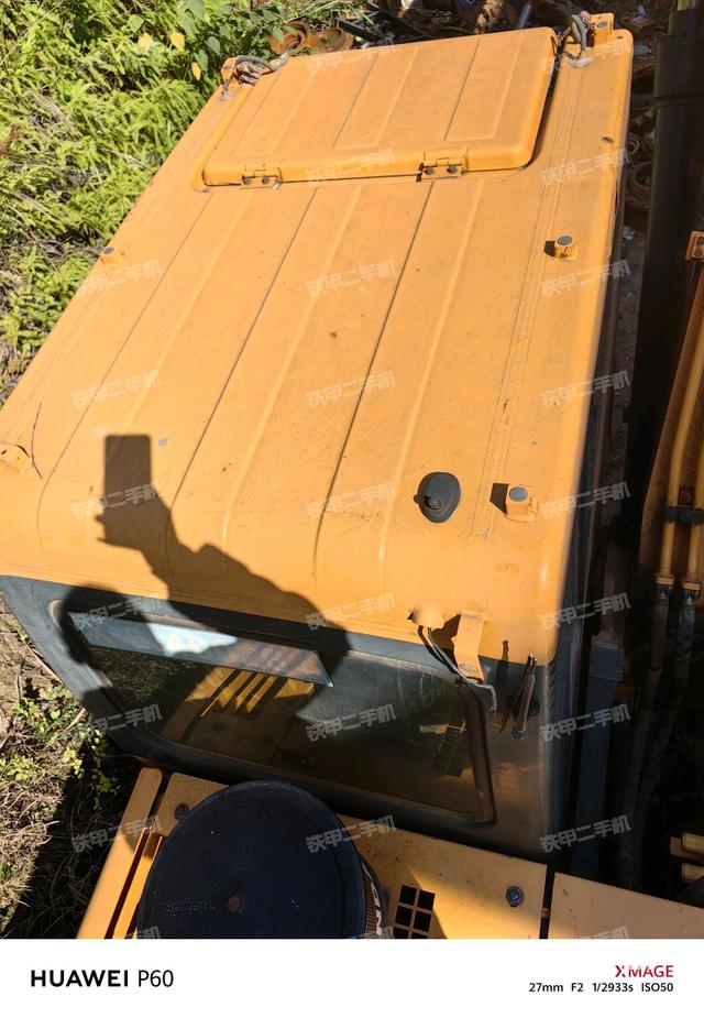 驾驶室顶部（整机外观）