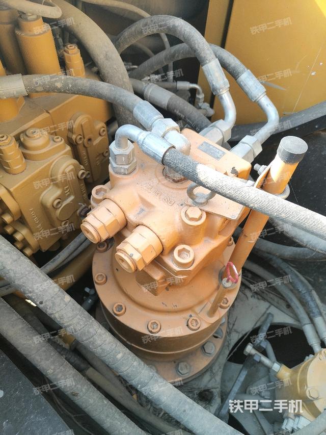 回轉(zhuǎn)馬達(dá)（上車部件）