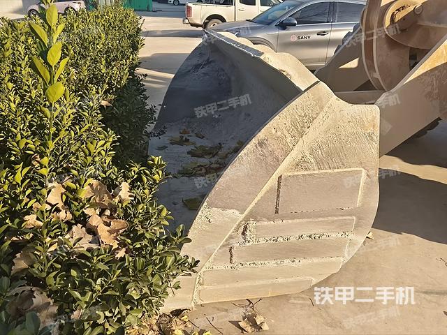 工作裝置整體（整機外觀及大件）