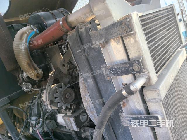 風(fēng)扇及皮帶（壓路機(jī)發(fā)動機(jī)艙）