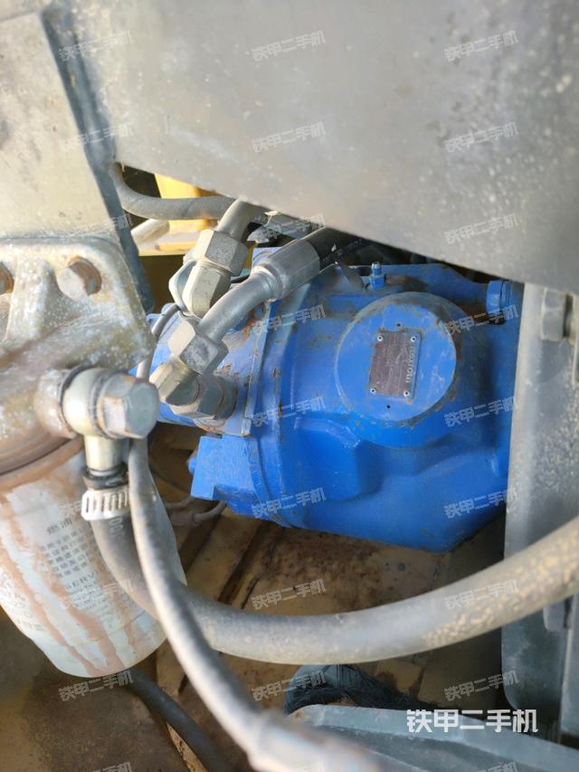 液壓泵艙室正面整體（整機(jī)外觀）