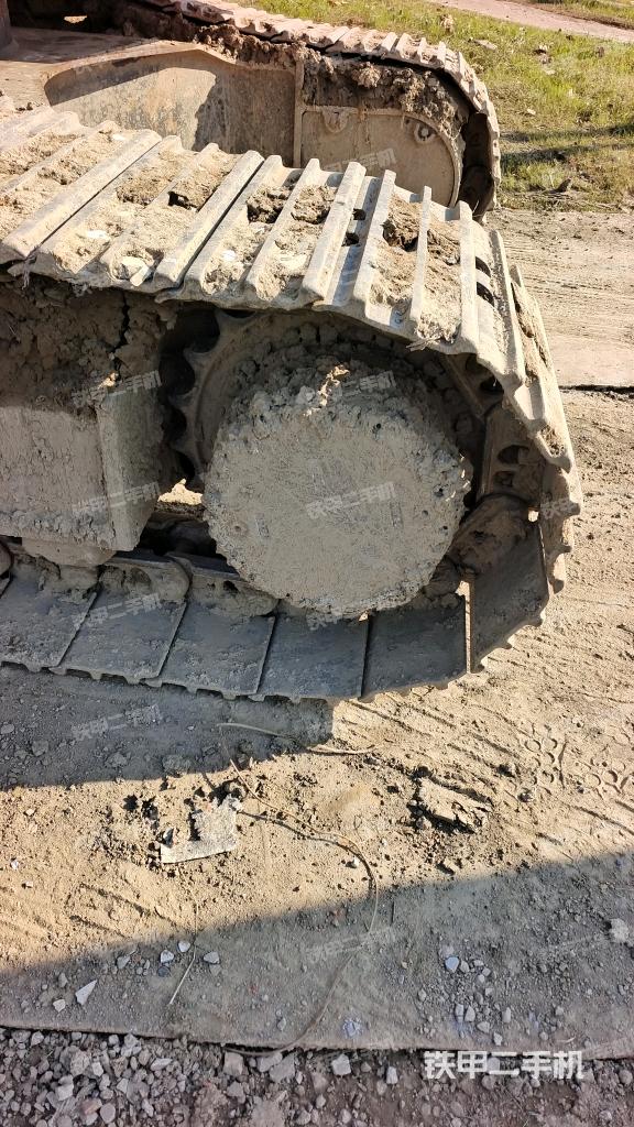 右驱动轮（行走机构）