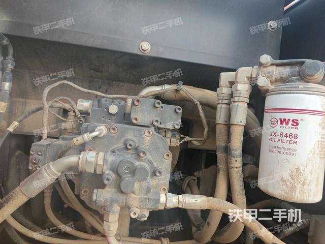 液壓泵艙室正面整體（整機(jī)外觀）