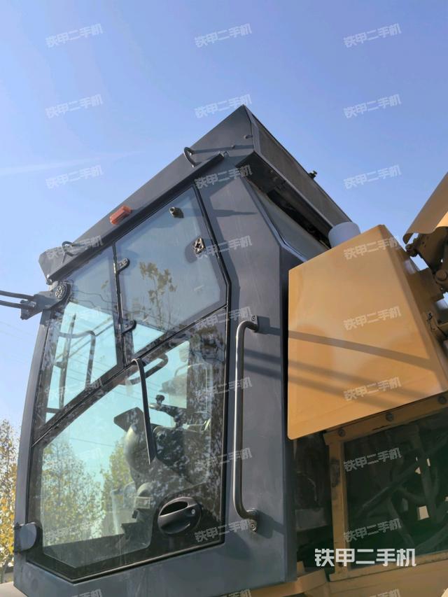 駕駛室外頂全景（壓路機(jī)駕駛室）