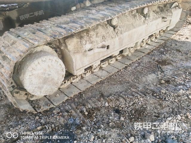 左驅(qū)動(dòng)輪（行走機(jī)構(gòu)）