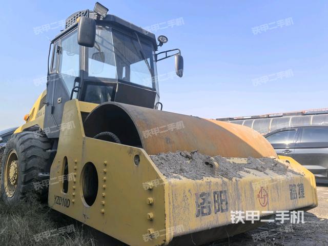 右前45°（壓路機(jī)整機(jī)外觀）