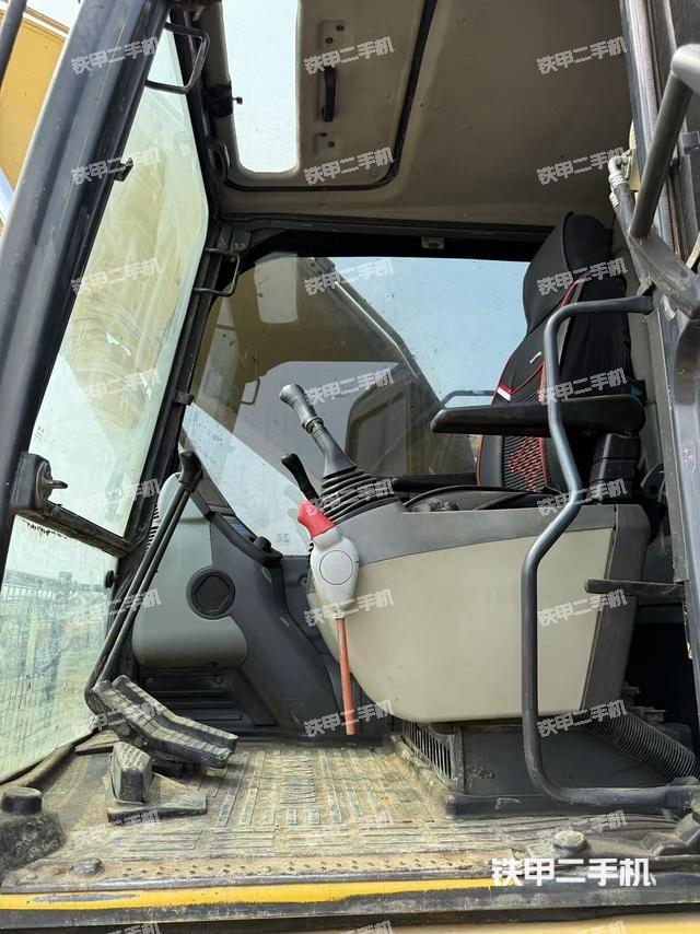 駕駛室整體（整機(jī)外觀）