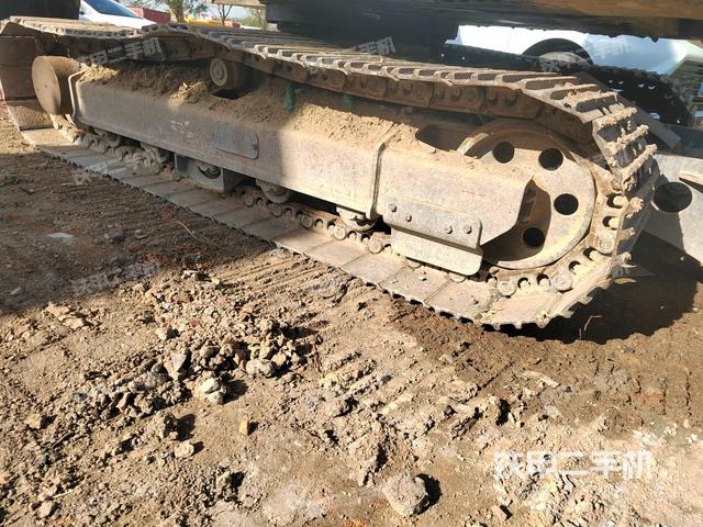 單側(cè)履帶整體（整機(jī)外觀）