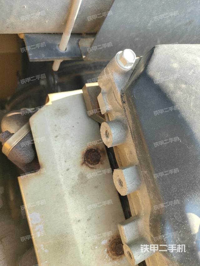 氣門室蓋螺絲特寫（上車部件）