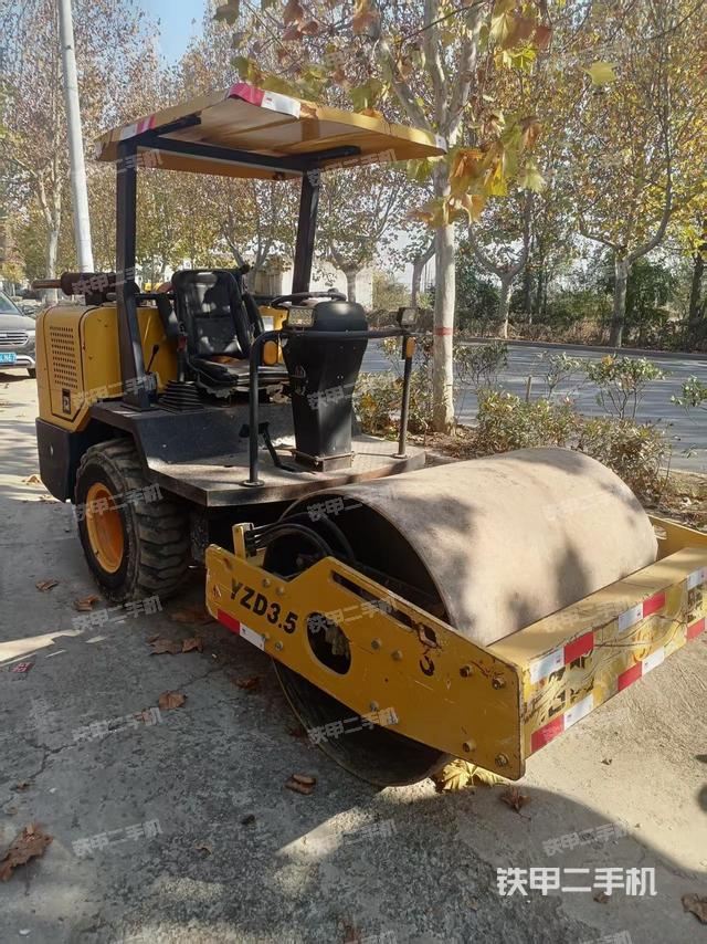 整機右側(cè)（設(shè)備外觀及核心部件）