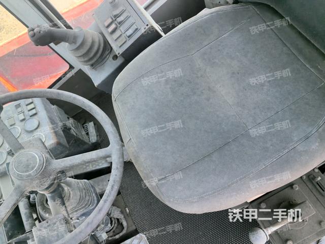 工作小时表（起重机驾驶室正侧及内部，操作室及内部）