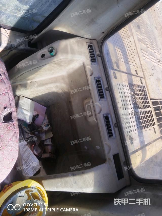 后窗玻璃角標(biāo)（駕駛室部分）