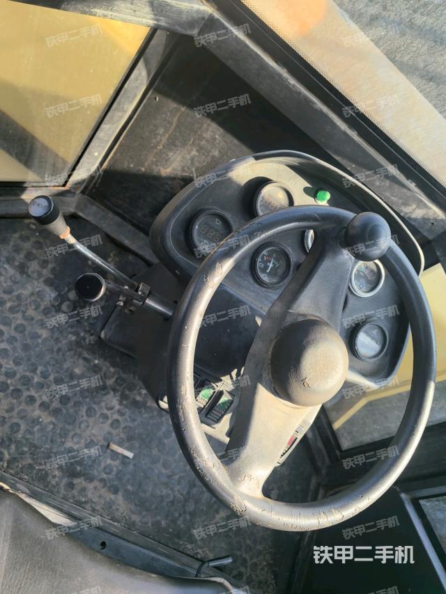 后玻璃角標(biāo)（壓路機(jī)駕駛室）