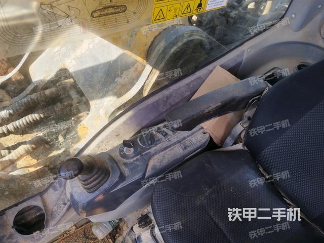 座椅右側(cè)控制臺/鑰匙門/油門/含右手柄（駕駛室部分）