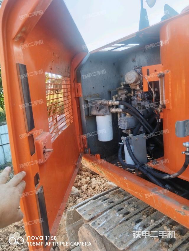 液壓泵斜45?右（大件艙室）