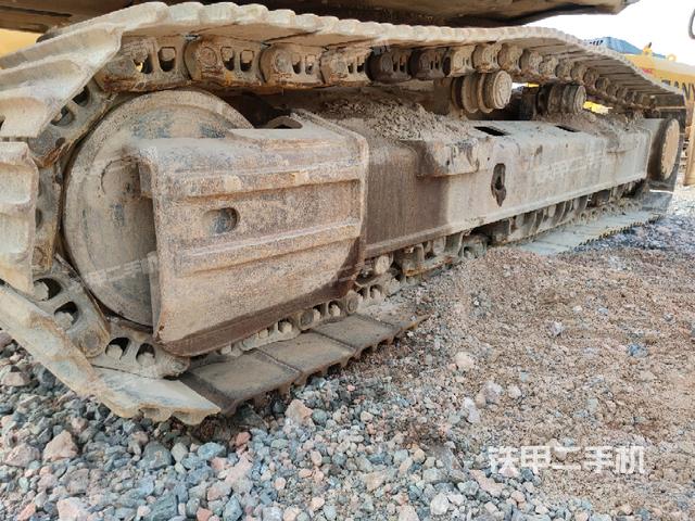 左側(cè)履帶整體?（行走機構(gòu)）