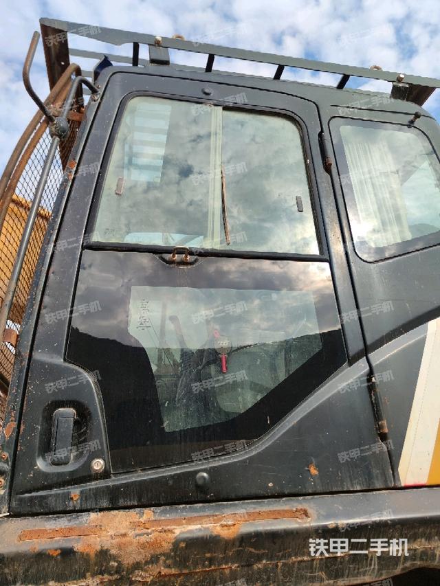 駕駛室正側(cè)（駕駛室部分）