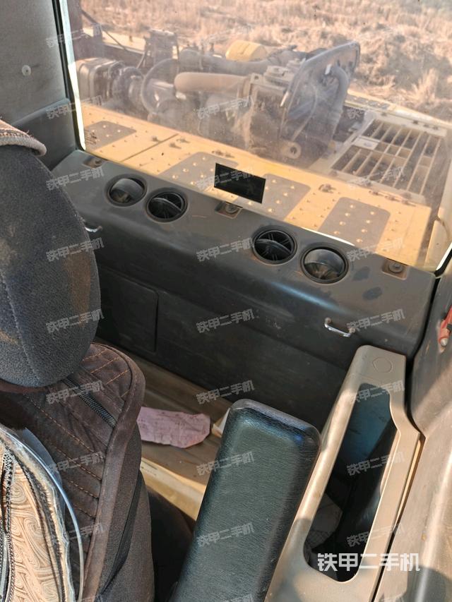 右側(cè)玻璃角標(biāo)（駕駛室部分）