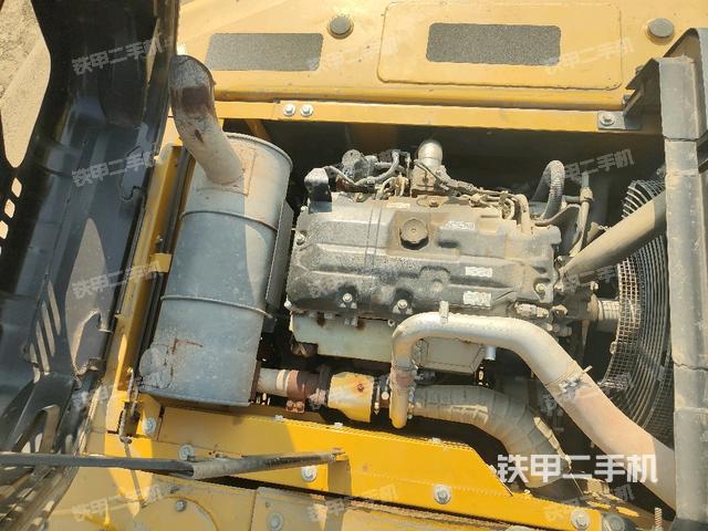 發(fā)動(dòng)機(jī)室（上車部件）