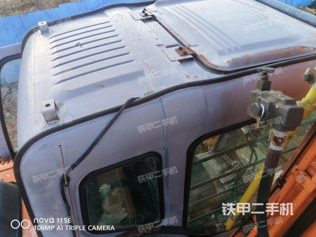 駕駛室頂部（整機外觀）