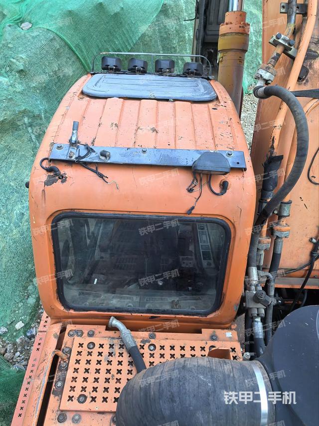 駕駛室頂部（整機(jī)外觀）