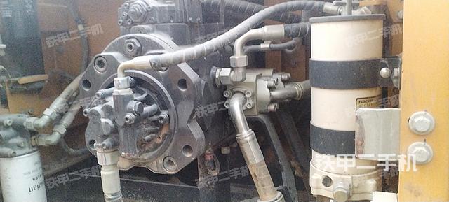 液壓泵艙室正面整體（整機(jī)外觀）