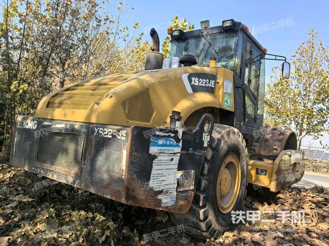 右后45°（壓路機(jī)整機(jī)外觀）